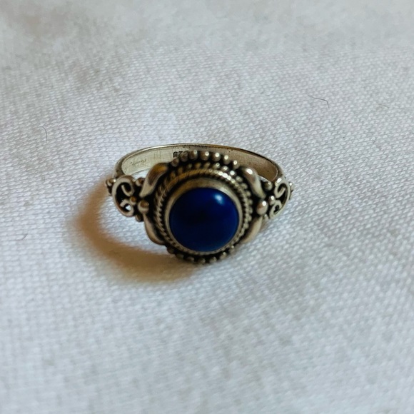 Sterling silver lapis lazuli cabachon ring - Picture 5 of 6